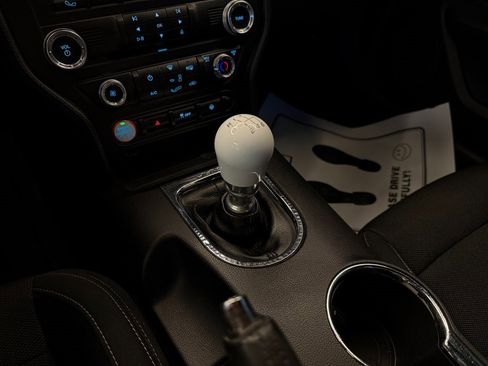 Used 2017 Ford Mustang Coupe image 14