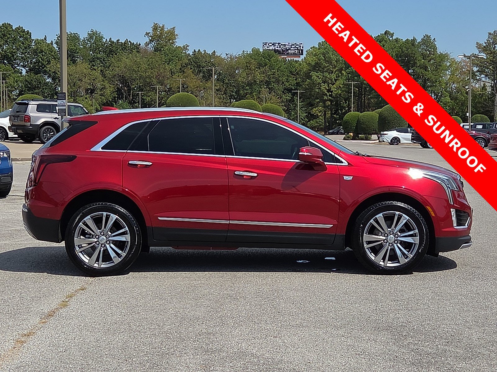 Used 2024 Cadillac XT5 Premium Luxury w/ Technology Package AWD/4WD image 6