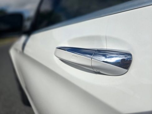 Used 2019 Mercedes-Benz GLC 300 4MATIC image 11