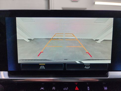 Used 2023 Chevrolet Silverado 1500 RST w/ Redline Edition AWD/4WD image 14