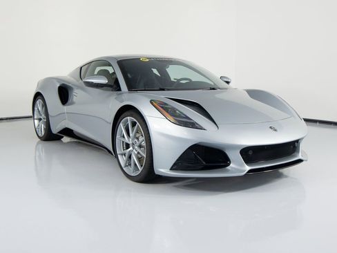 Used 2025 Lotus Emira image 3