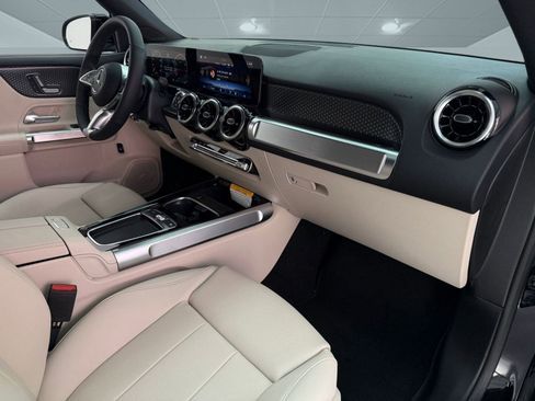 New 2026 Mercedes-Benz GLB 250 image 19