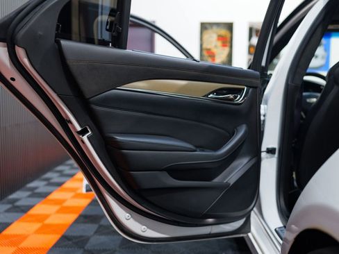 Used 2016 Cadillac CTS V w/ Luxury Package RWD image 39