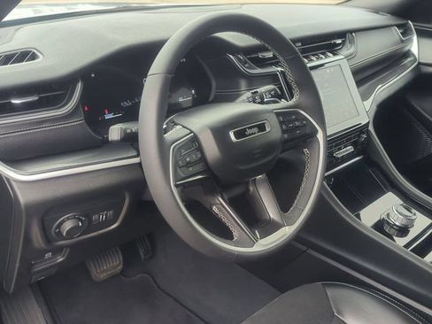Used 2023 Jeep Grand Cherokee L Laredo AWD/4WD image 12