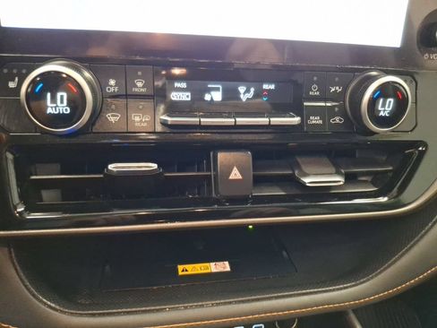 Used 2023 Toyota Highlander Bronze Edition AWD/4WD image 26