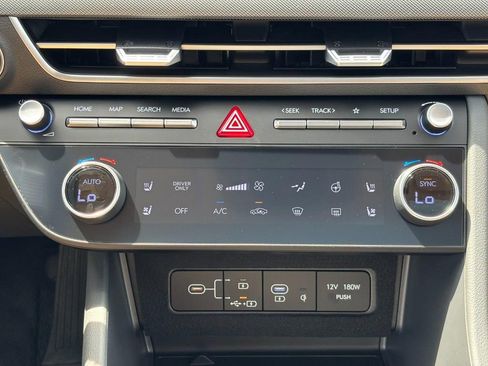 New 2025 Hyundai Sonata Limited image 9