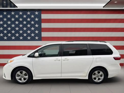 Used 2018 Toyota Sienna LE image 8