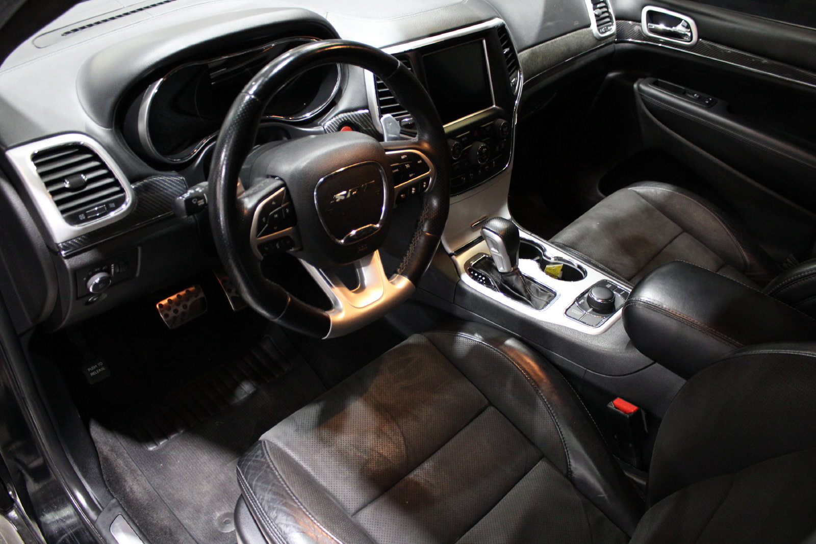 Used 2018 Jeep Grand Cherokee SRT AWD/4WD image 28