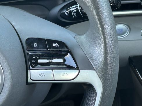 Used 2024 Hyundai Elantra SEL image 23