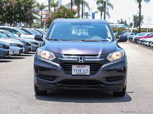 Used 2017 Honda HR-V LX image 2