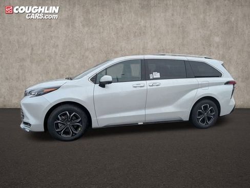 New 2026 Toyota Sienna Platinum image 5
