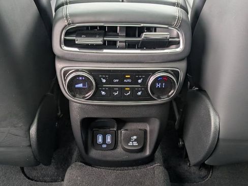 Used 2024 Genesis GV80 3.5T AWD/4WD image 12
