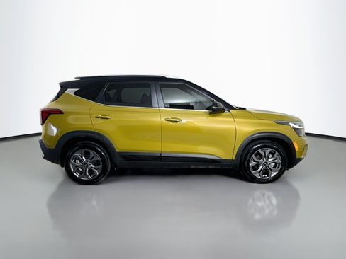 Used 2024 Kia Seltos S FWD image 11