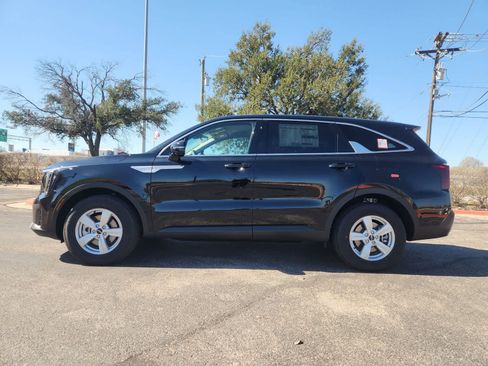 New 2026 Kia Sorento LX FWD image 3