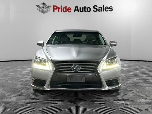 Used 2017 Lexus LS 460 F Sport image 3