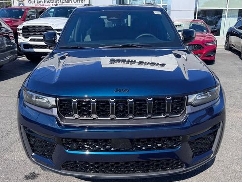 New 2026 Jeep Grand Cherokee Limited AWD/4WD image 2