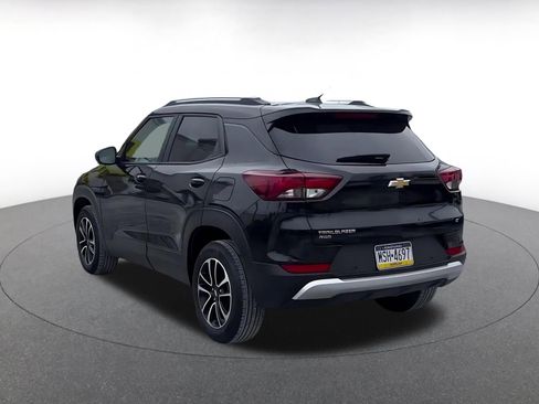 Used 2025 Chevrolet TrailBlazer LT w/ Driver Confidence Package image 11