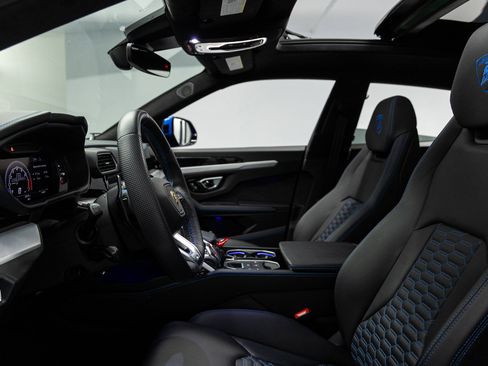 Used 2021 Lamborghini Urus image 29