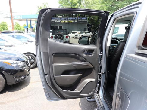 Used 2022 Chevrolet Colorado LT w/ LPO, Tonneau and Step Package AWD/4WD image 25