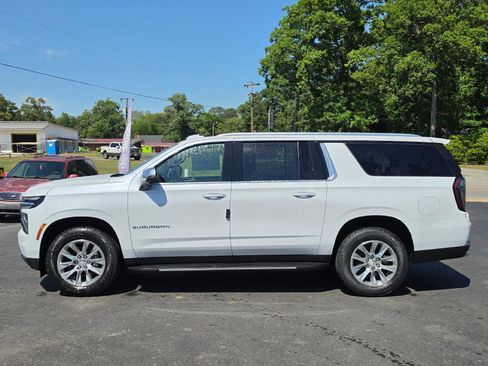 New 2026 Chevrolet Suburban Premier AWD/4WD image 2