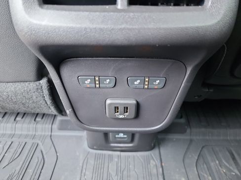 Used 2024 GMC Terrain Denali w/ Denali Premium Package image 12