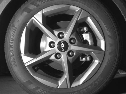 Used 2025 Kia K4 LXS image 13