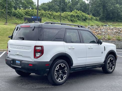Used 2025 Ford Bronco Sport Outer Banks w/ Outer Banks Tech Package+ AWD/4WD image 3