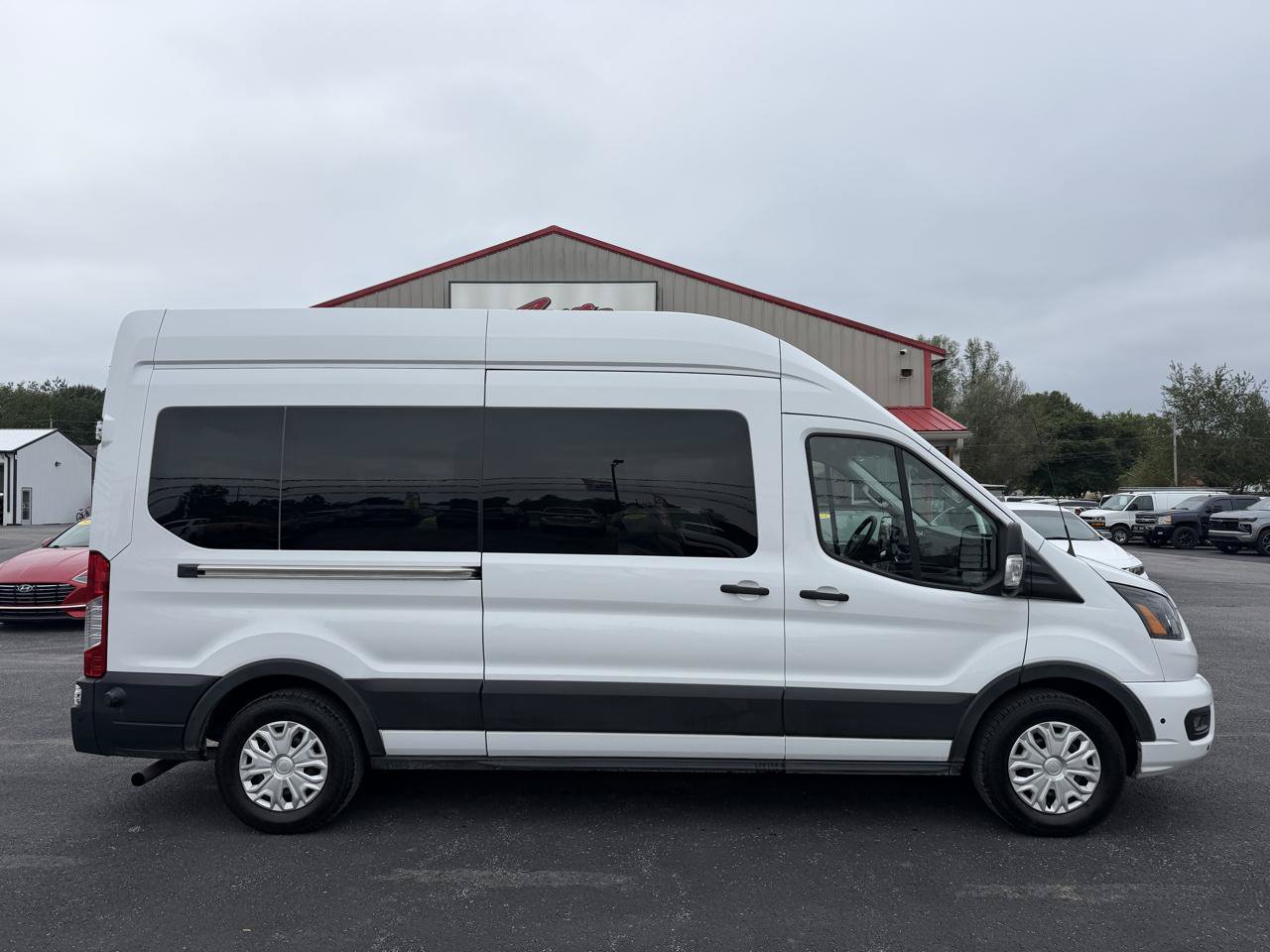 Used 2024 Ford Transit 350 XLT RWD image 3