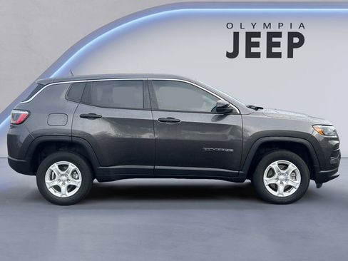 Certified 2022 Jeep Compass Sport image 6