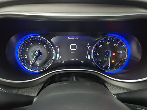 Used 2022 Chrysler Pacifica Limited w/ S Appearance Package image 22