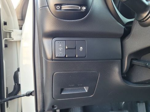 Used 2016 Kia Soul ! FWD image 25