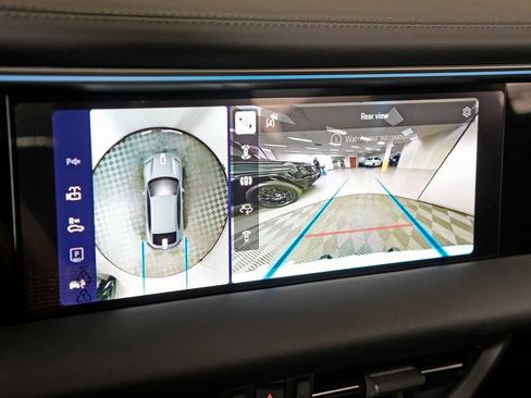 New 2026 Porsche Macan 4 Electric image 30