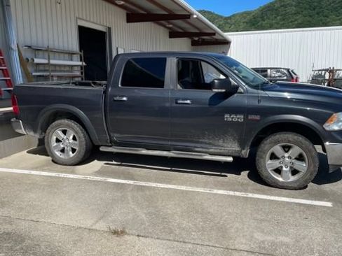 Used 2017 RAM 1500 Big Horn AWD/4WD image 2