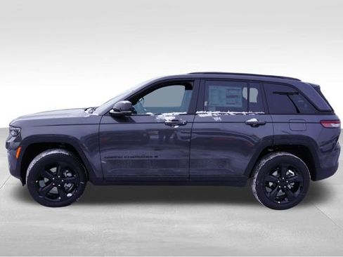 New 2025 Jeep Grand Cherokee Limited w/ Black Appearance Package image 6