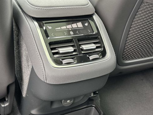 New 2026 Volvo XC90 B6 Plus image 10