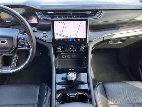 Used 2021 Jeep Grand Cherokee L Overland w/ Luxury Tech Group IV RWD image 11