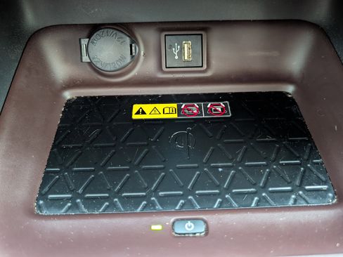 Used 2023 Toyota RAV4 Limited image 21