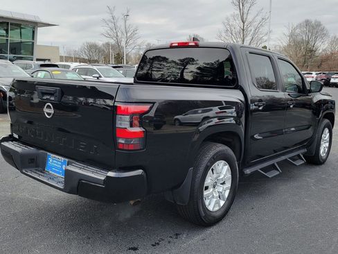 Used 2022 Nissan Frontier SV image 5