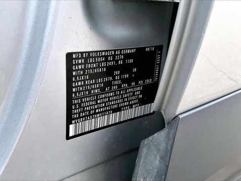 Used 2017 Volkswagen Tiguan S image 18