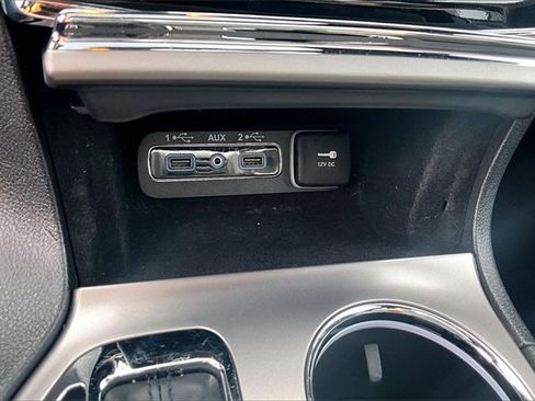 Used 2021 Jeep Grand Cherokee Laredo X image 21