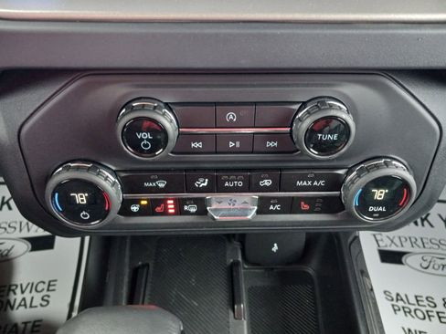 Used 2025 Ford Bronco Outer Banks image 21