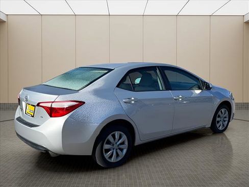 Used 2015 Toyota Corolla LE image 3