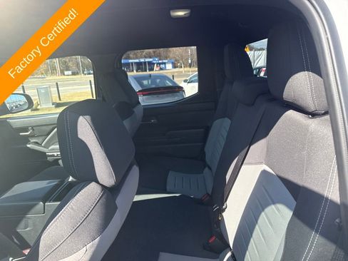 Used 2025 Toyota Tacoma TRD Sport image 19