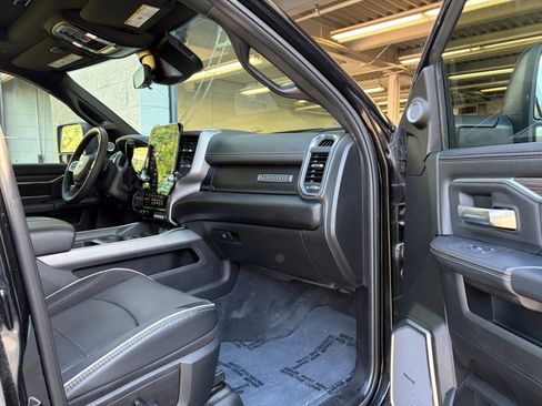 Used 2026 RAM 3500 Laramie AWD/4WD image 27