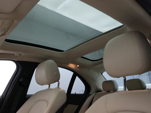 Used 2015 Mercedes-Benz C 300 4MATIC Sedan image 5