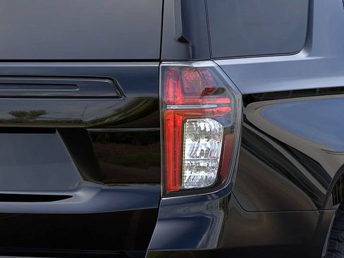 Used 2023 Chevrolet Tahoe Z71 w/ Luxury Package AWD/4WD image 11