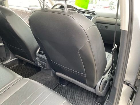 Used 2023 Volkswagen Tiguan SE w/ Panoramic Sunroof Package AWD/4WD image 33