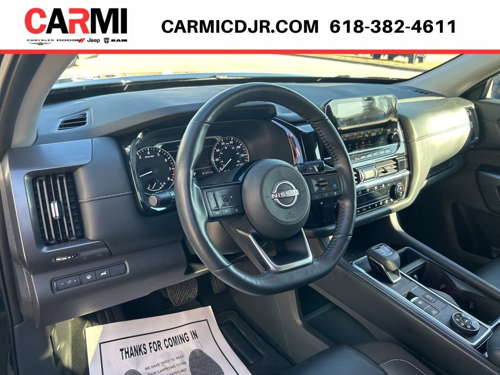 Used 2023 Nissan Pathfinder SL AWD/4WD image 11