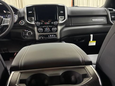New 2026 RAM 1500 4x4 Crew Cab image 19