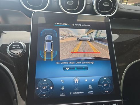 Used 2023 Mercedes-Benz GLC 300 4MATIC image 25